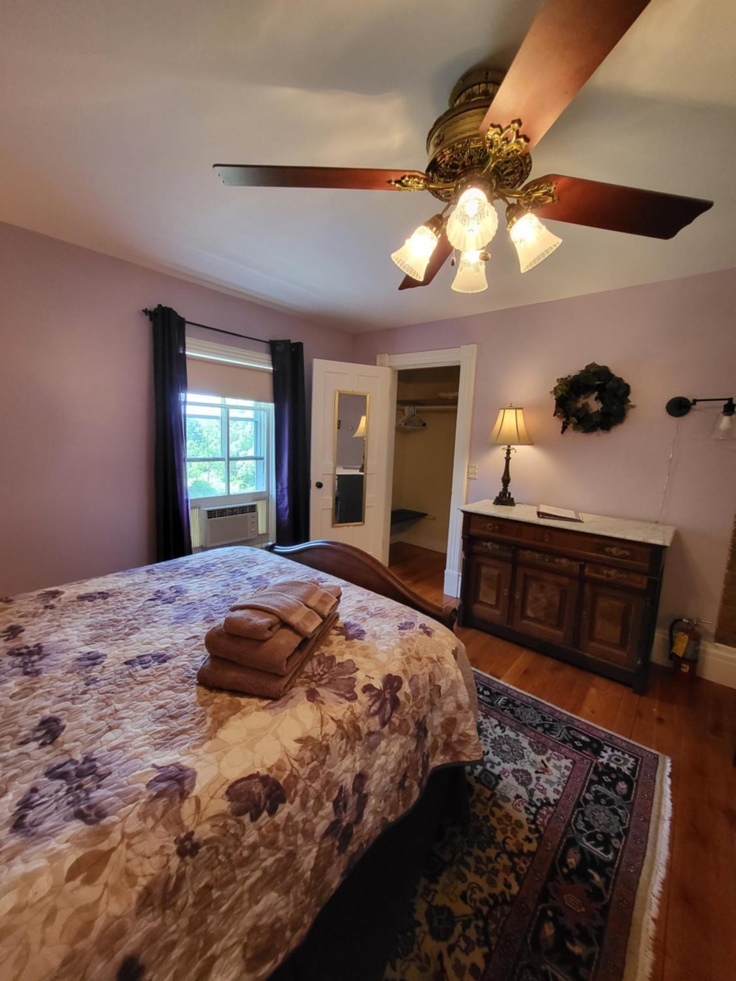 The Fox And The Grapes Bed & Breakfast Lodi Exterior photo
